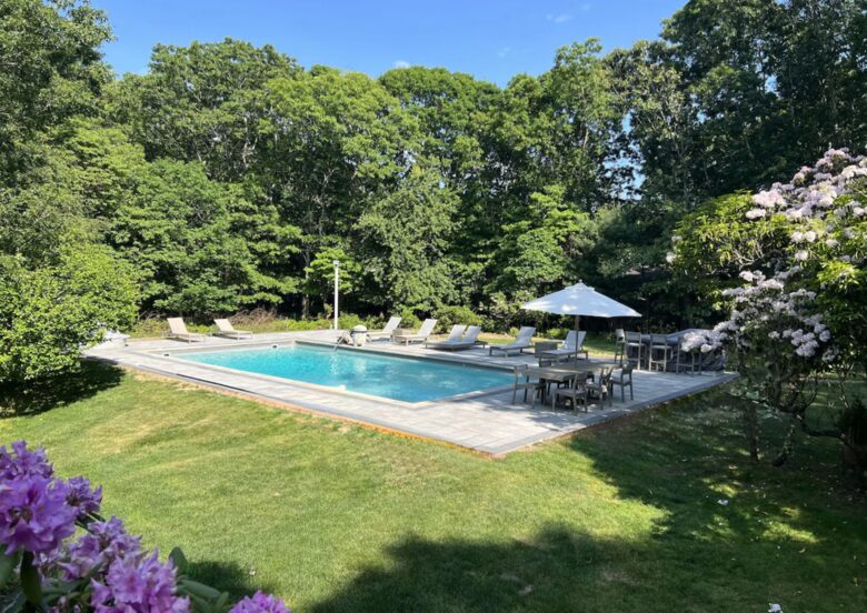 Delightful Southampton Retreat with Heated Pool & Jacuzzi - Southampton, New York