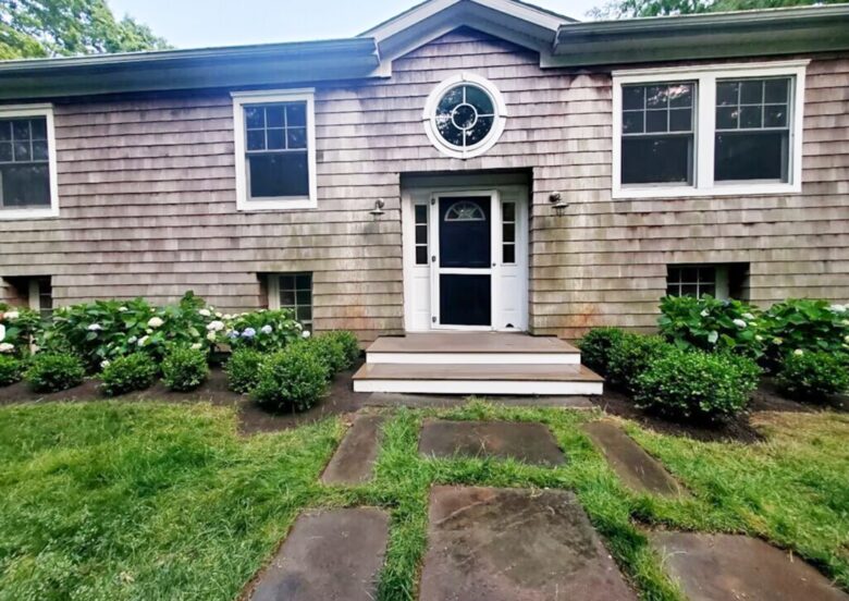 Delightful Southampton Retreat with Heated Pool & Jacuzzi - Southampton, New York