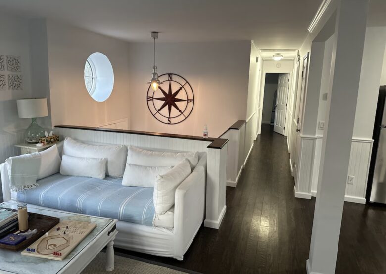 Delightful Southampton Retreat with Heated Pool & Jacuzzi - Southampton, New York