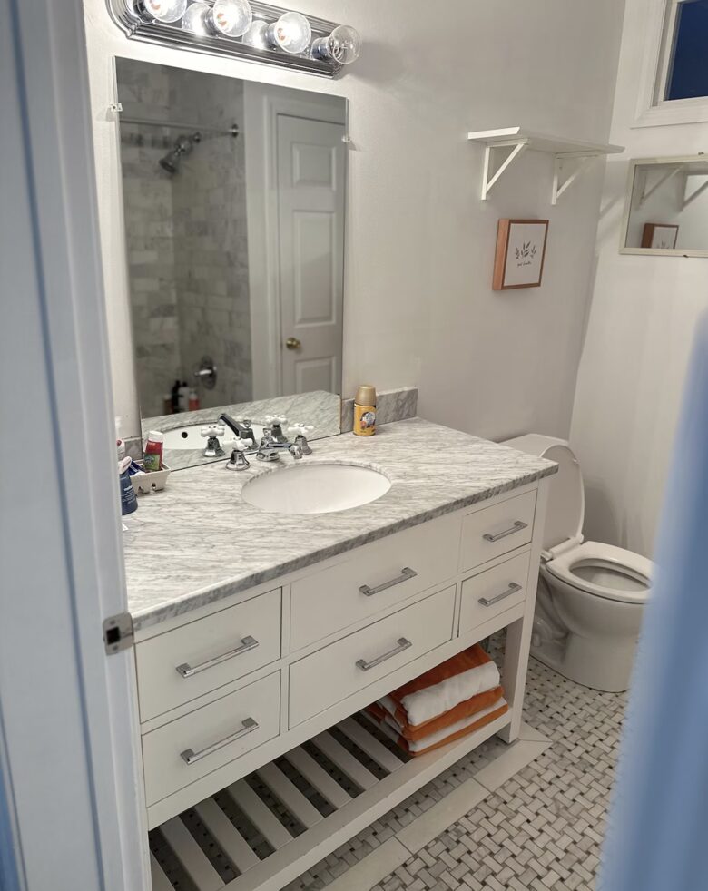 Delightful Southampton Retreat with Heated Pool & Jacuzzi - Southampton, New York