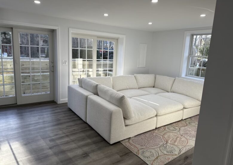 Delightful Southampton Retreat with Heated Pool & Jacuzzi - Southampton, New York