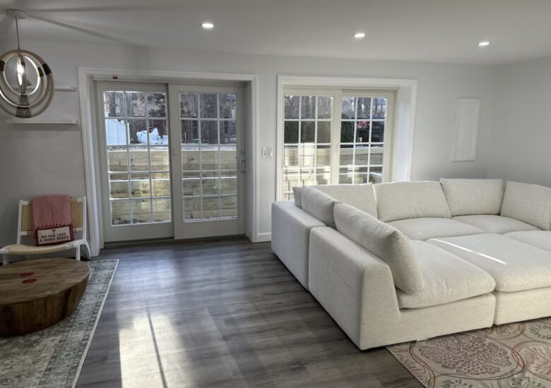 Delightful Southampton Retreat with Heated Pool & Jacuzzi - Southampton, New York