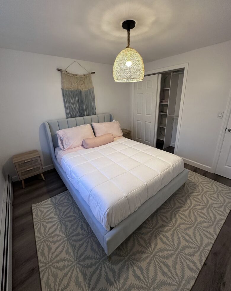 Delightful Southampton Retreat with Heated Pool & Jacuzzi - Southampton, New York