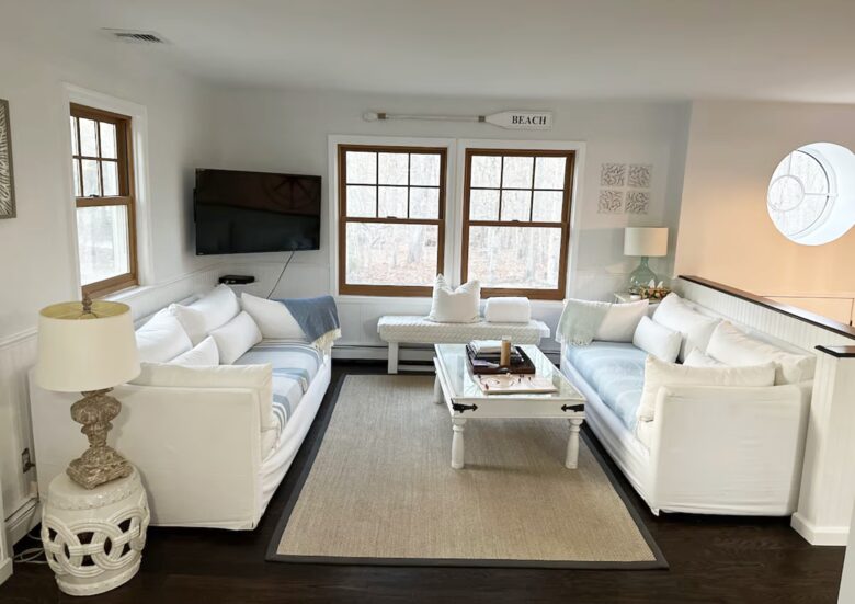 Delightful Southampton Retreat with Heated Pool & Jacuzzi - Southampton, New York