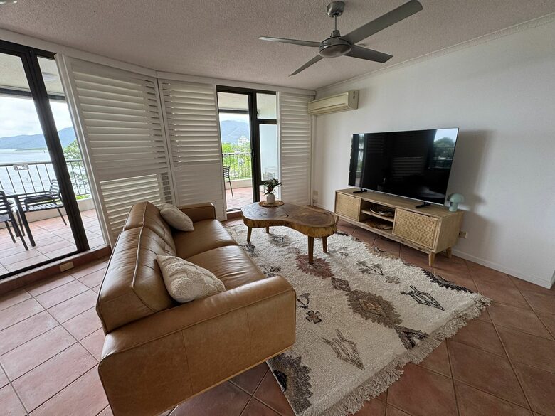 Cairns Aquarius Apartment - Cairns, Australia