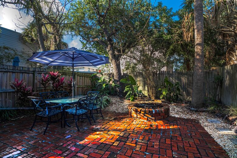 Stylish Neptune Beach Escape – Steps to the Sand - Neptune Beach, Florida