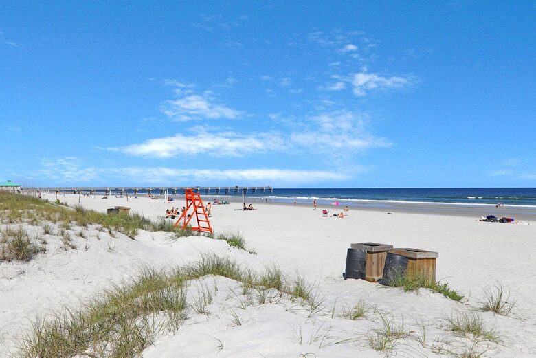 Stylish Neptune Beach Escape – Steps to the Sand - Neptune Beach, Florida
