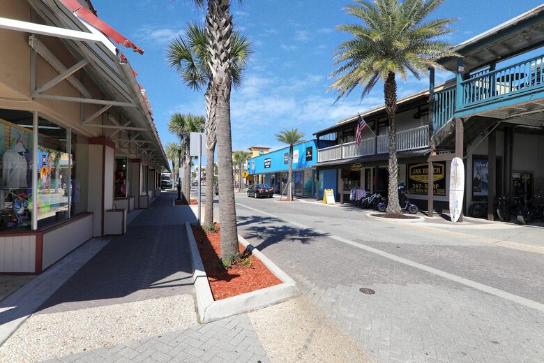 Stylish Neptune Beach Escape – Steps to the Sand - Neptune Beach, Florida