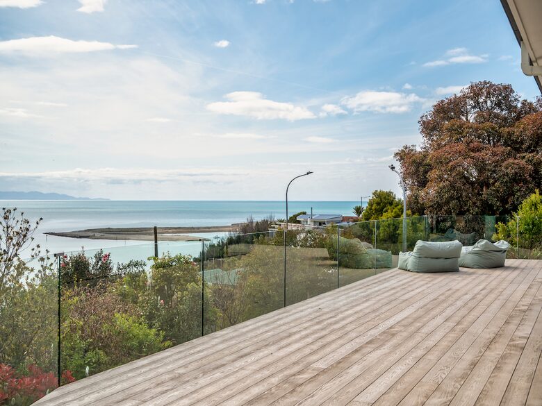 Nelson Salt n Pepper - Britannia Heights, New Zealand