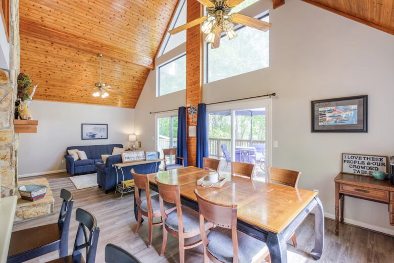 Lake Hartwell Hideaway - Anderson, South Carolina