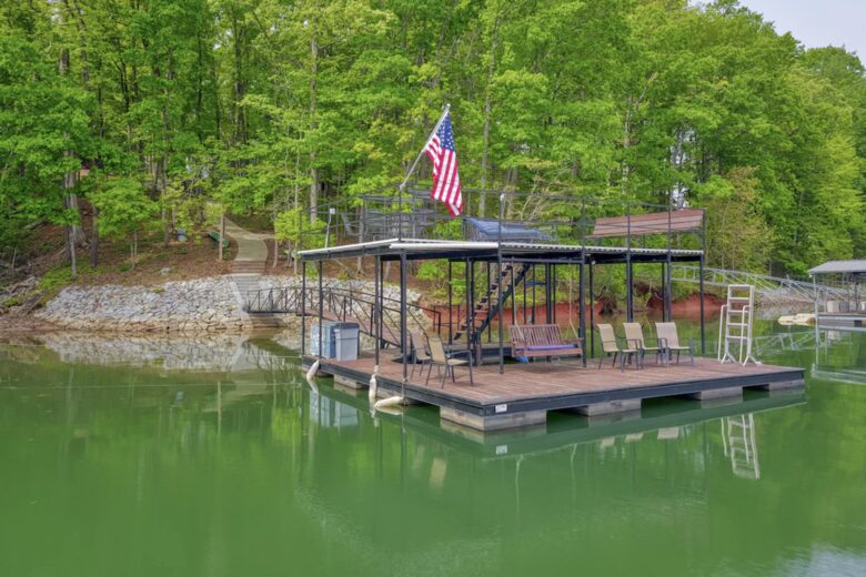 Lake Hartwell Hideaway - Anderson, South Carolina