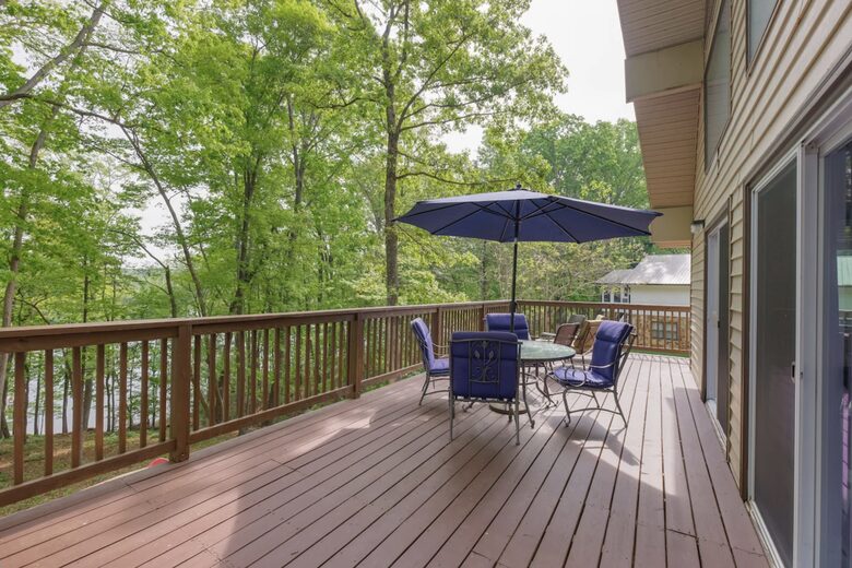 Lake Hartwell Hideaway - Anderson, South Carolina