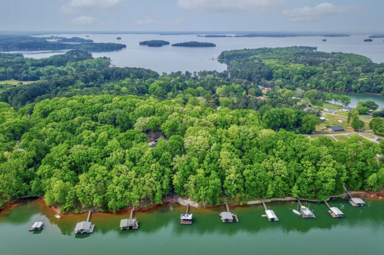 Lake Hartwell Hideaway - Anderson, South Carolina