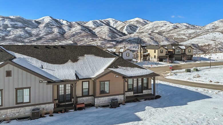 Haven for Outdoor Enthusiasts | Luxury townhome with views of Deer Valley - Heber City, Utah
