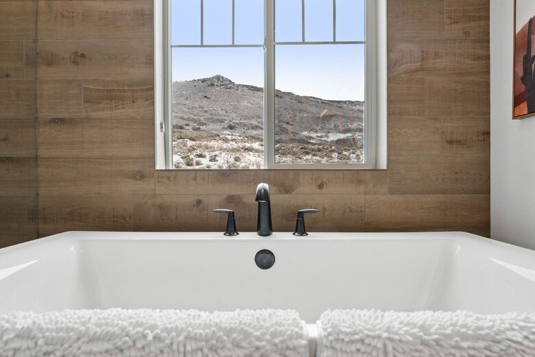 Haven for Outdoor Enthusiasts | Luxury townhome with views of Deer Valley - Heber City, Utah
