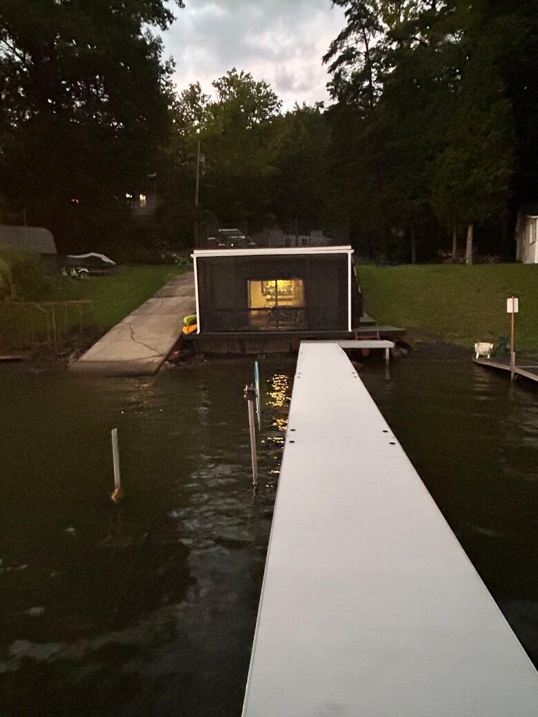 Saratoga Lake Boathouse Escape | Movie Theater, Gym, & Private Dock - Saratoga Springs, New York