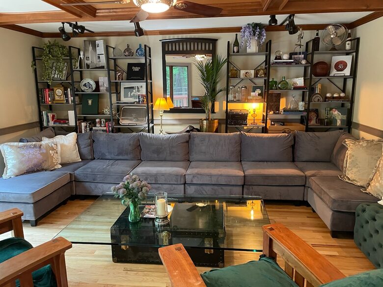 Saratoga Lake Boathouse Escape | Movie Theater, Gym, & Private Dock - Saratoga Springs, New York