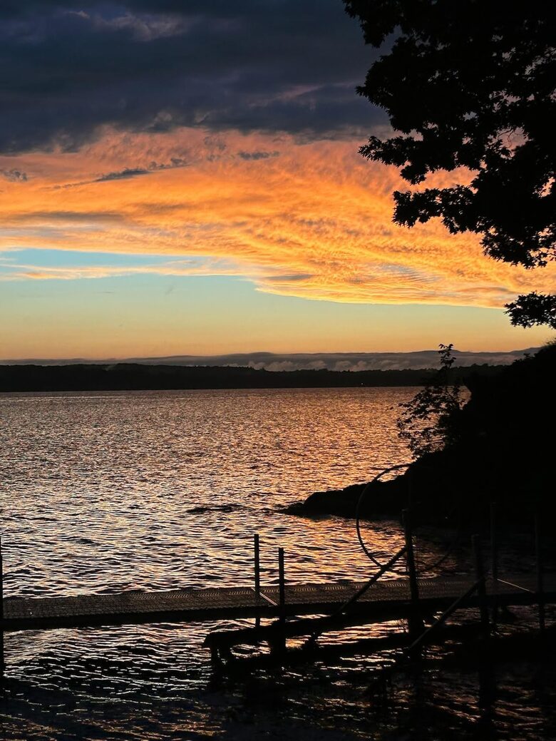 Saratoga Lake Boathouse Escape | Movie Theater, Gym, & Private Dock - Saratoga Springs, New York