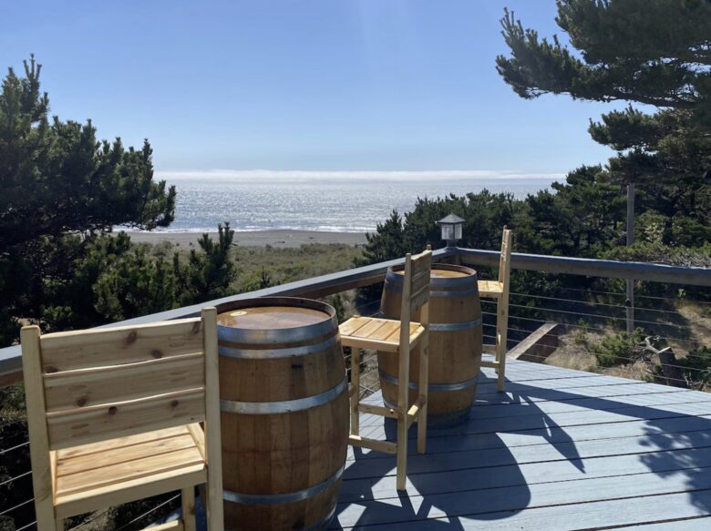 Oceanfront Retreat | The GLAS House (Garrison Lake And Sea) - Port Orford, Oregon
