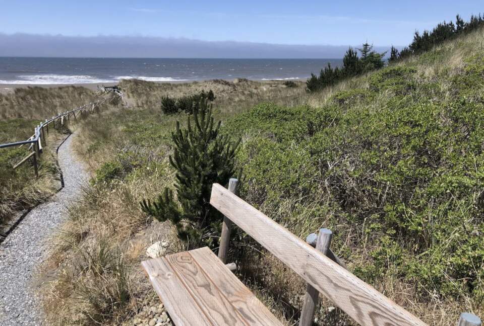 Oceanfront Retreat | The GLAS House (Garrison Lake And Sea) - Port Orford, Oregon