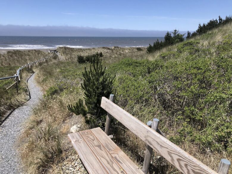 Oceanfront Retreat | The GLAS House (Garrison Lake And Sea) - Port Orford, Oregon