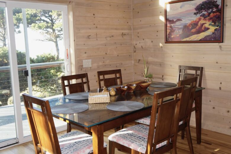 Oceanfront Retreat | The GLAS House (Garrison Lake And Sea) - Port Orford, Oregon