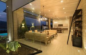 Exquisita villa moderna con vistas panorámicas al lago - Calima, Colombia