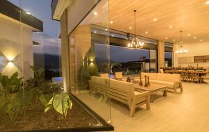Exquisita villa moderna con vistas panorámicas al lago - Calima, Colombia