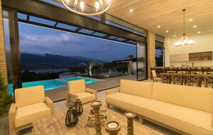 Exquisita villa moderna con vistas panorámicas al lago - Calima, Colombia