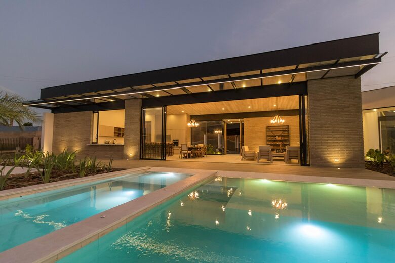 Exquisite Modern Villa with Panoramic Lake Views - Calima, Colombia