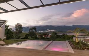 Exquisita villa moderna con vistas panorámicas al lago - Calima, Colombia