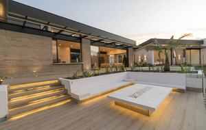 Exquisite Modern Villa with Panoramic Lake Views - Calima, Colombia