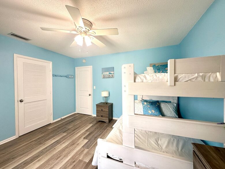Anna Maria Island Escape | Steps to the Beach - Holmes Beach, Florida