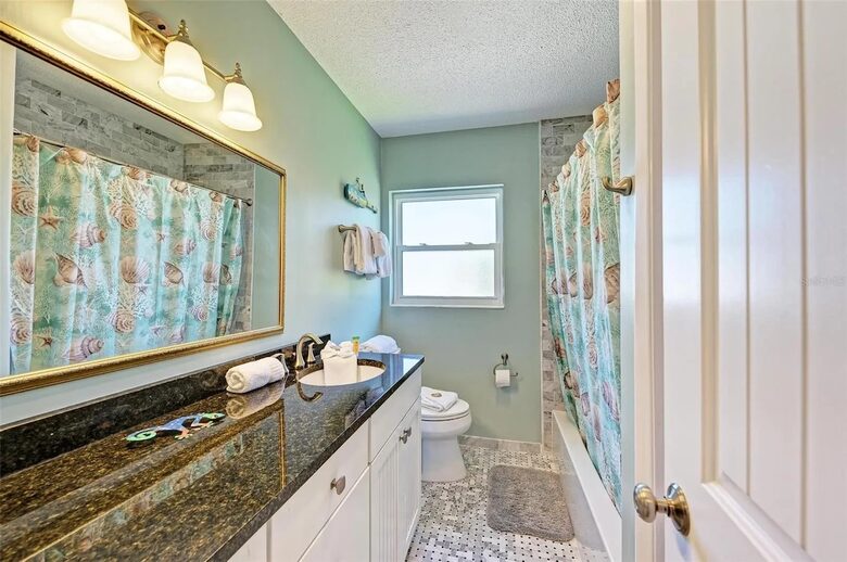 Anna Maria Island Escape | Steps to the Beach - Holmes Beach, Florida