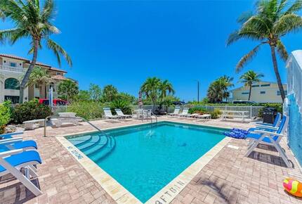 Anna Maria Island Escape | Steps to the Beach - Holmes Beach, Florida