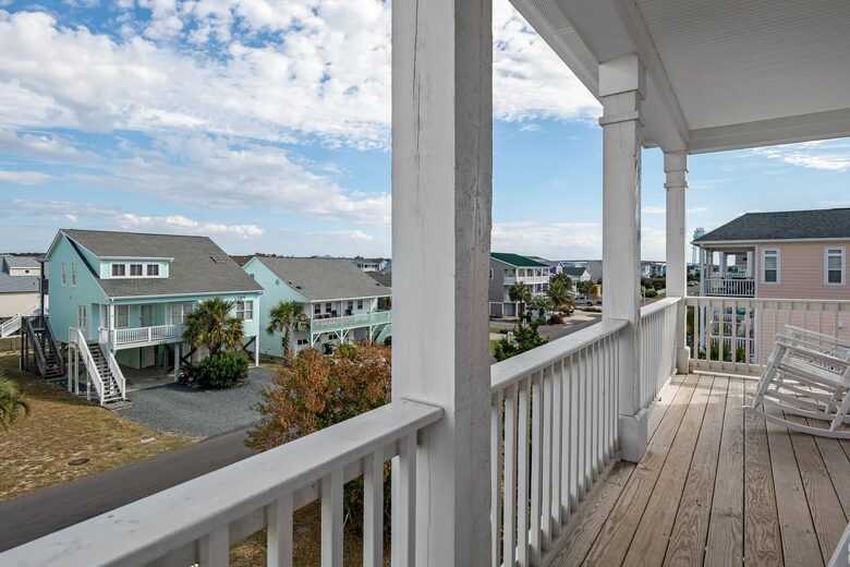 Holden Beach Haven: Relaxation Awaits at Sandy Claws - Holden Beach, North Carolina
