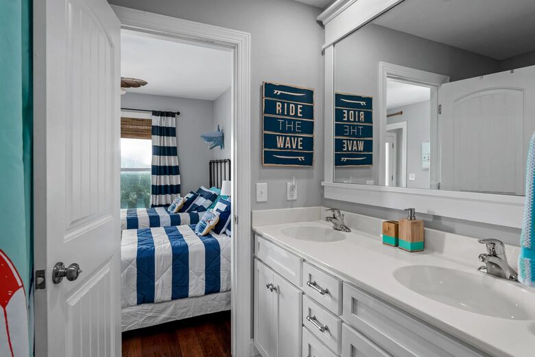 Holden Beach Haven: Relaxation Awaits at Sandy Claws - Holden Beach, North Carolina
