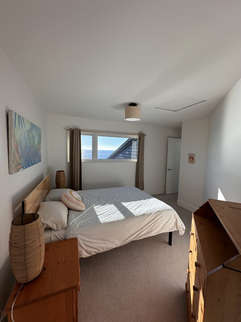 Bedroom Five (Queen Bed)