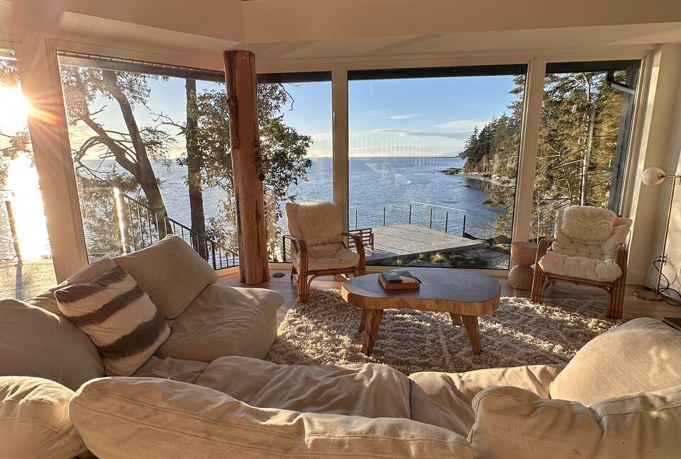 Living Room featuring floor to ceiling windows