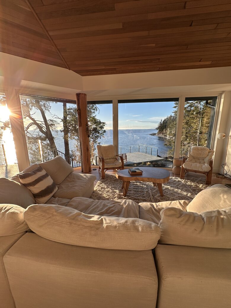 Living Room featuring floor to ceiling windows