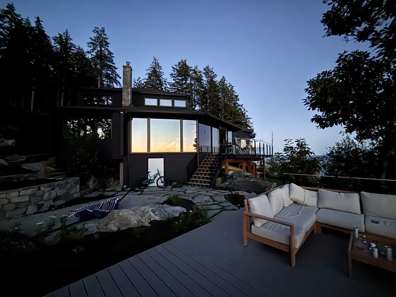 Sunshine Coast BC Waterfront Escape - Roberts Creek, Canada