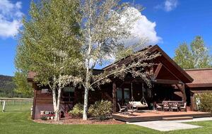 Serene Mountain Retreat with Panoramic Views - Victor, Idaho