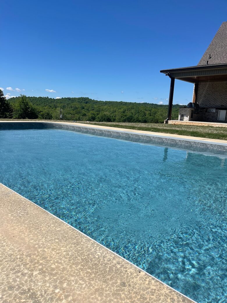 Sprawling 10-Acre Retreat in Scenic Ardmore - Ardmore, Tennessee