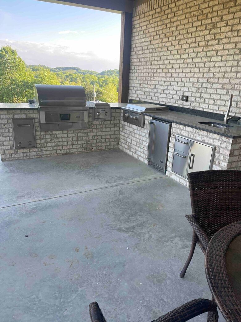 Sprawling 10-Acre Retreat in Scenic Ardmore - Ardmore, Tennessee