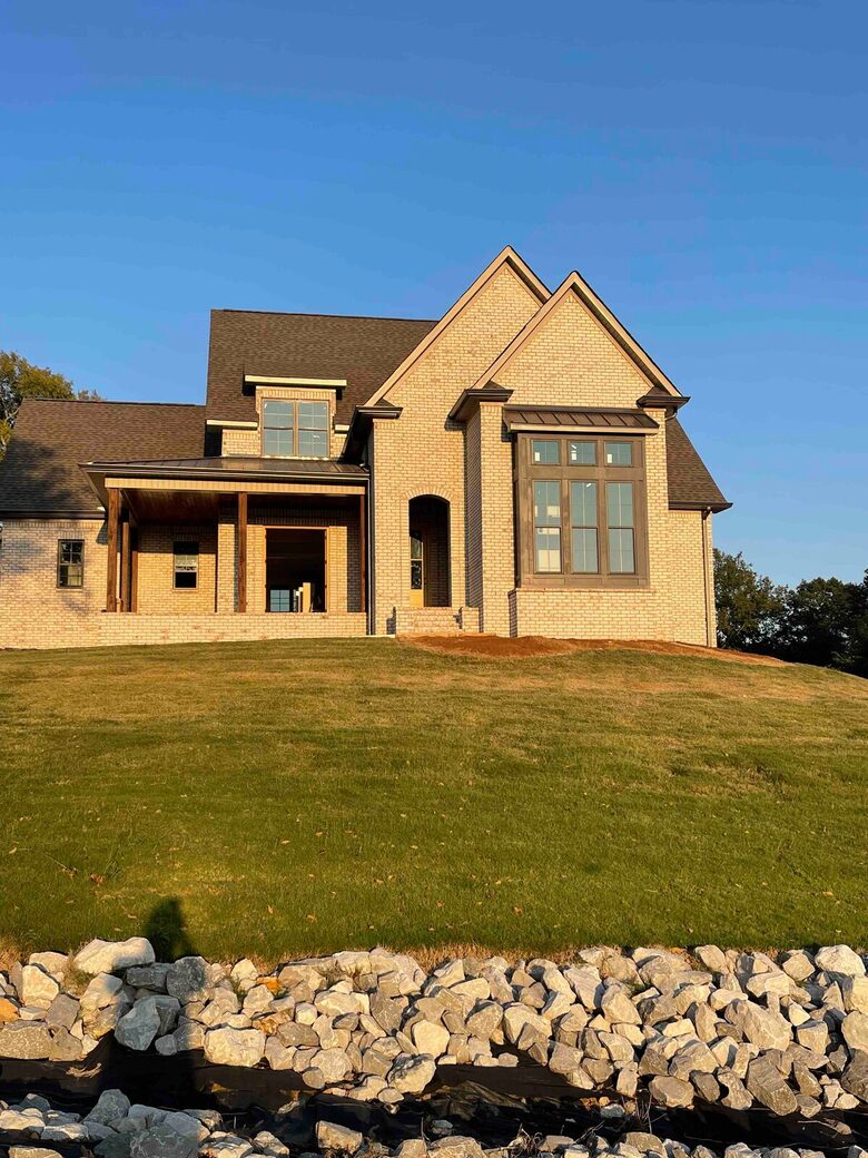Sprawling 10-Acre Retreat in Scenic Ardmore - Ardmore, Tennessee