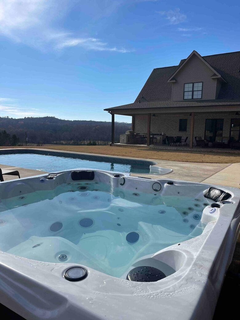 Sprawling 10-Acre Retreat in Scenic Ardmore - Ardmore, Tennessee