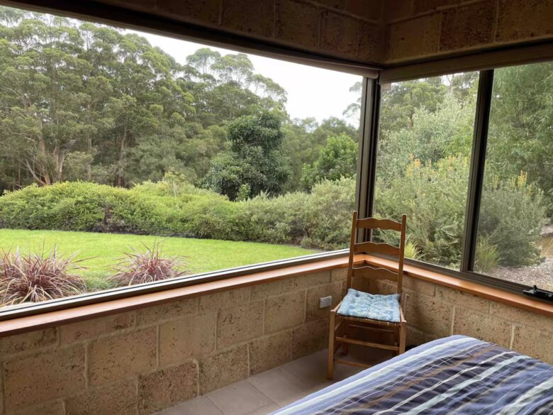 Coralwood Cottage in Native Garden Landscape - North Bornholm, Australia
