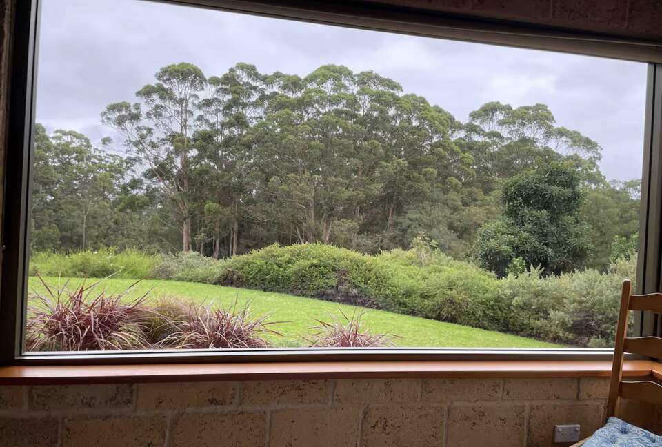 Coralwood Cottage in Native Garden Landscape - North Bornholm, Australia