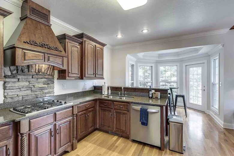 Spacious Waterfront Escape on Tim’s Ford Lake - Estill Springs, Tennessee
