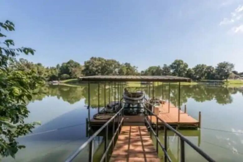 Spacious Waterfront Escape on Tim’s Ford Lake - Estill Springs, Tennessee